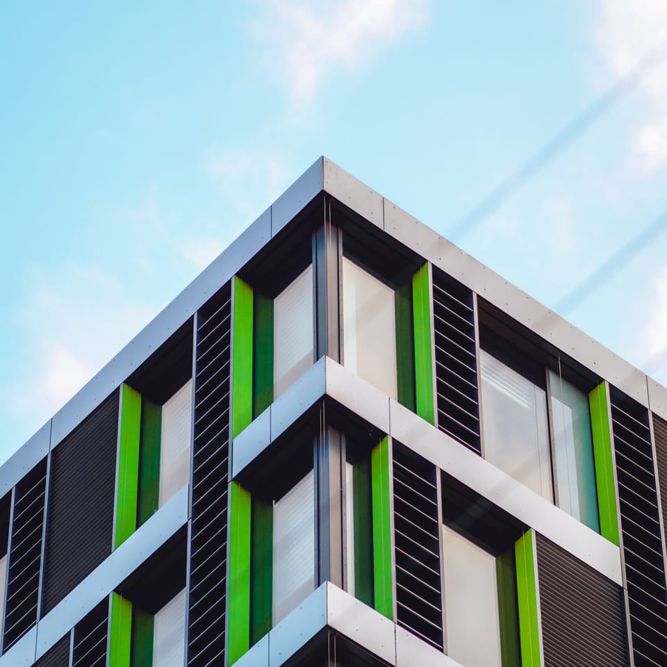 FLTR #58: Jak działa 7 kluczowych regulacji środowiskowych i energetycznych i co robią liderzy rynku nieruchomości